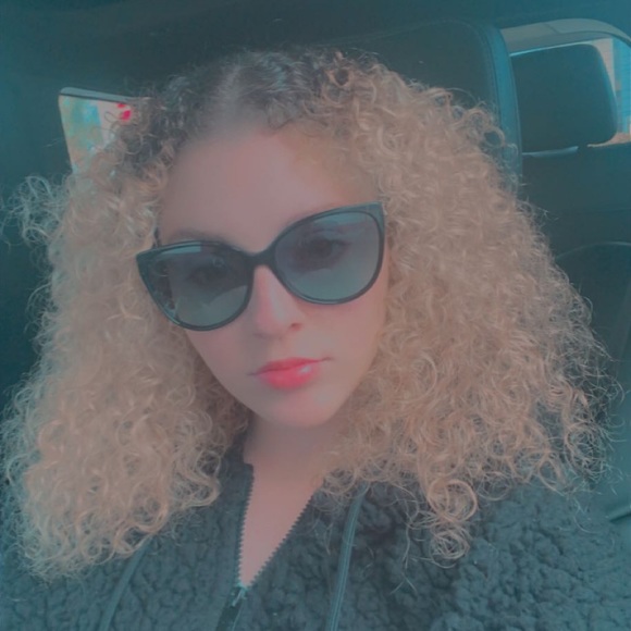 Meet your Posher, Faith - Picture 1 of 1